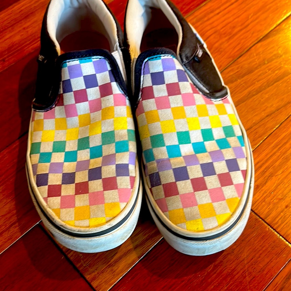 KIDS CLASSIC SLIP-ON CHECKERBOARD SHOE RAINBOW/WHITE